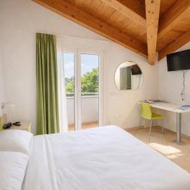 Hotel Sasselli Dipendenza Hotel Zamagna，位于切塞纳蒂科的酒店