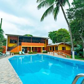 Casa Rector - Beach House Rental，位于El Roble的酒店