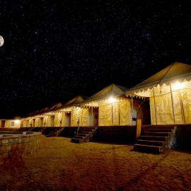 Best desert camp in jaisalmer The Velvet Dunes，位于山姆的酒店
