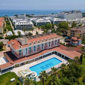 Pera Aura Resort Hotel & Spa - All Inclusive,位于凯麦尔的酒店