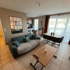 Appartement F2 1,5km de la gare de Chartres，位于Luce的酒店