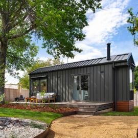 Piccola Blu Tiny House，位于Hepburn的酒店