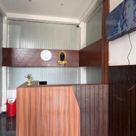 Satyamev Grand Inn，位于Pipra Dewās的酒店