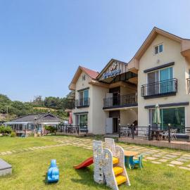 Samcheok Bongsuni-unni Pension，位于三陟的酒店