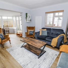 3 Leycester Court