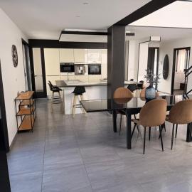 Villa contemporaine GRENOBLE，位于格勒诺布尔的酒店