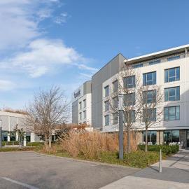 Spark by Hilton Lyon Eurexpo，位于热纳的酒店