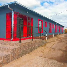 Monarca inn - Affordable Accomodation in makwane molapo location Qwaqwa，位于Phuthaditjhaba的酒店
