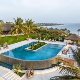 Adouna Bay，位于斯基灵角的酒店