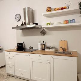 Lucy Home，位于皮斯蒂奇的酒店