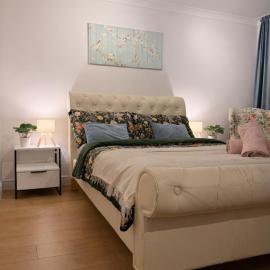 Spacious Double Room in Shared Flat，位于萨顿的酒店