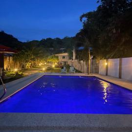 KJT Travellers Inn，位于Guindulman的酒店