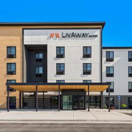 LivAway Suites Austin-San Marcos，位于圣马科斯的酒店