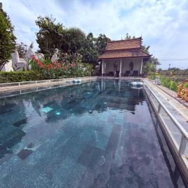 Ayutthaya Garden River Home,位于Ban Bang Krasan的酒店