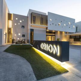 Orion Tinos Suites，位于提诺斯的酒店