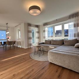 Modern, bright, quiet, exclusive apartment in Minden，位于明登的酒店