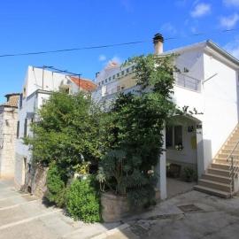 Apartments Zoki