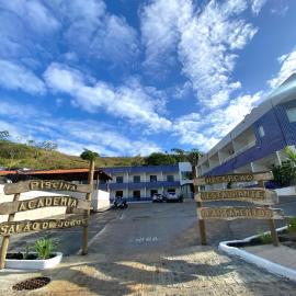 Hotel e Restaurante Star New，位于Carmópolis的酒店