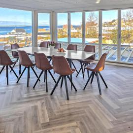 4 Bedroom Beautiful Home In Farsø，位于Farsø的酒店