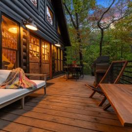 Modern Log Cabin - Hot Tub, Fire Pit, Spa-like bathroom in secluded nature haven，位于蓝岭的酒店