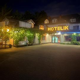 Hotelik Zielonka，位于杰隆卡的酒店