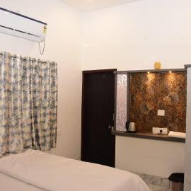 Hotel Maa Karni Darbar，位于Deshnoke的酒店