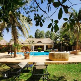 Bandam Lodge，位于Ngaring的酒店