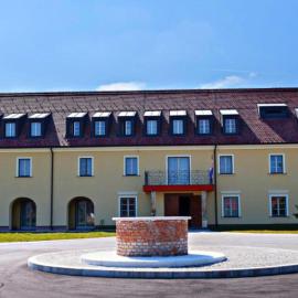 Jurjevec Castle，位于Brežane Lekeničke的酒店