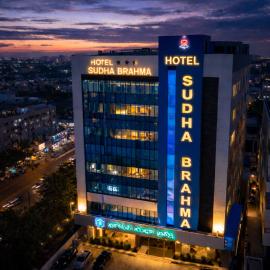Hotel Sudha Brahma,位于蒂鲁帕蒂的酒店