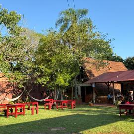 Bungalow Hostel Iguazú，位于伊瓜苏港的酒店