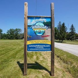 Whitewater Cottage & RV Resort，位于Foresters Falls的酒店