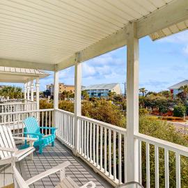 Spacious Seabreeze Trail home with gulf views & shared pool - short walk to beach，位于Seacrest的酒店