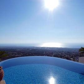 Breathtaking Panoramic Villa Sea View Infinity Pool，位于Tala的酒店