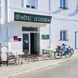 Hotel Le Coureau，位于圣特罗让莱班的酒店