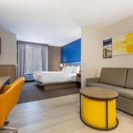 Comfort Suites Columbia Northeast - Fort Jackson，位于Dentsville的酒店