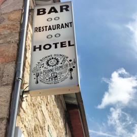 La Bonne Humeur，位于Le Crestet的酒店