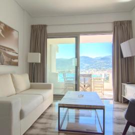Belvedere Suites Korfos，位于科尔夫斯的酒店