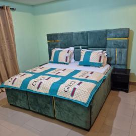 G and E Guesthouse，位于Kumba的酒店