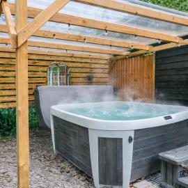 New Forest Cottage with Hot Tub, Fireplace and Private Garden