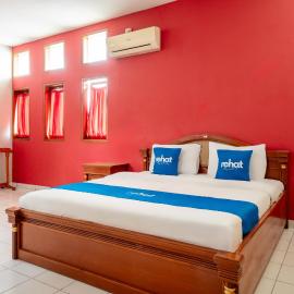 Rehat at Abadi Hotel Tasikmalaya，位于打横的酒店