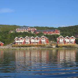 Tjeldsundbrua Hotel，位于伊温斯科尔的酒店