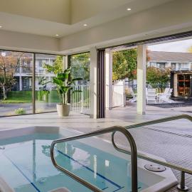 Balcomo, a Ramada by Wyndham，位于彭蒂克顿的酒店
