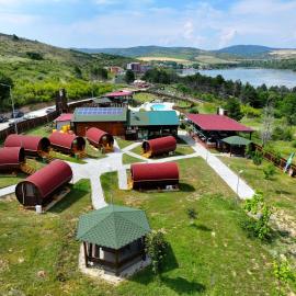 Eco Camp Lake Mladost，位于韦莱斯的酒店