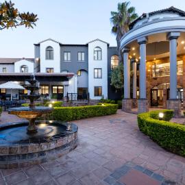 Basdenwood Hotel，位于逊邱伦的酒店