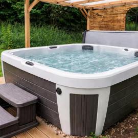 Cadnam Cottage with Private Hot Tub, New Forest