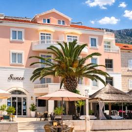 Villa Sunce Beachfront，位于伯德古拉的酒店