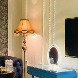 Luxury hotel t&l，位于Cẩm Phả的酒店