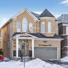 Luxury Family, 4BR Detached Home, EV Charger，位于巴里的酒店