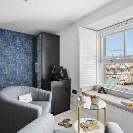 Vigilance Suite - Free Wi-Fi - Sea View，位于布里克瑟姆的酒店