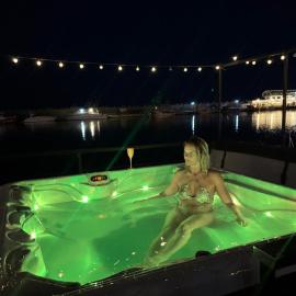 SeaEsta Floating Houses，位于康斯坦察的酒店